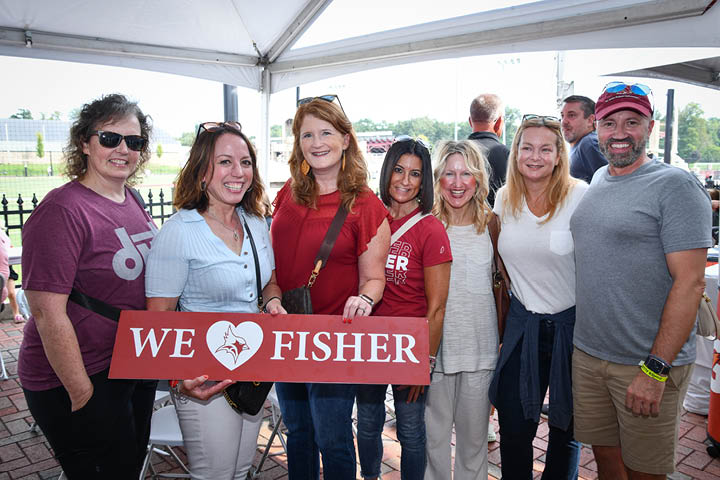 Members of the Class of 1994 celebrate at Alumni Weekend